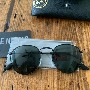 NWT Ray Ban Rounded All Black Sunglasses